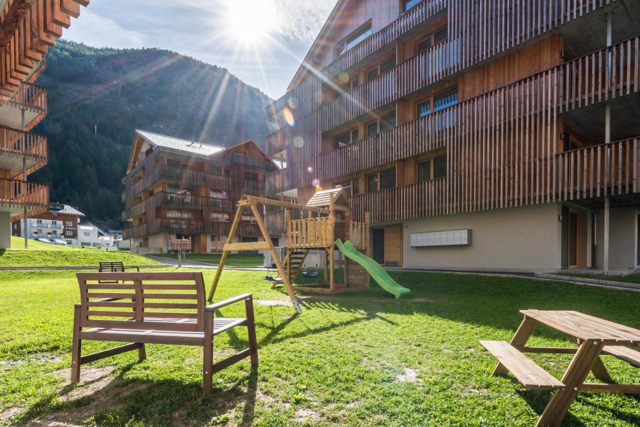 Montela Hotel & Resort - Suiten Saas-Grund Exterior photo